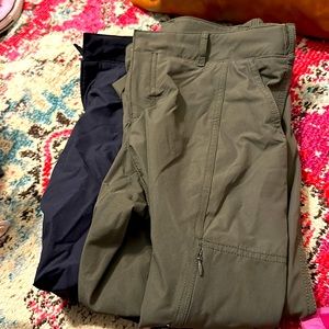 Women’s Kirkland Signature Travel Pant Size 8M (Black and Olive Green)- Set of 2